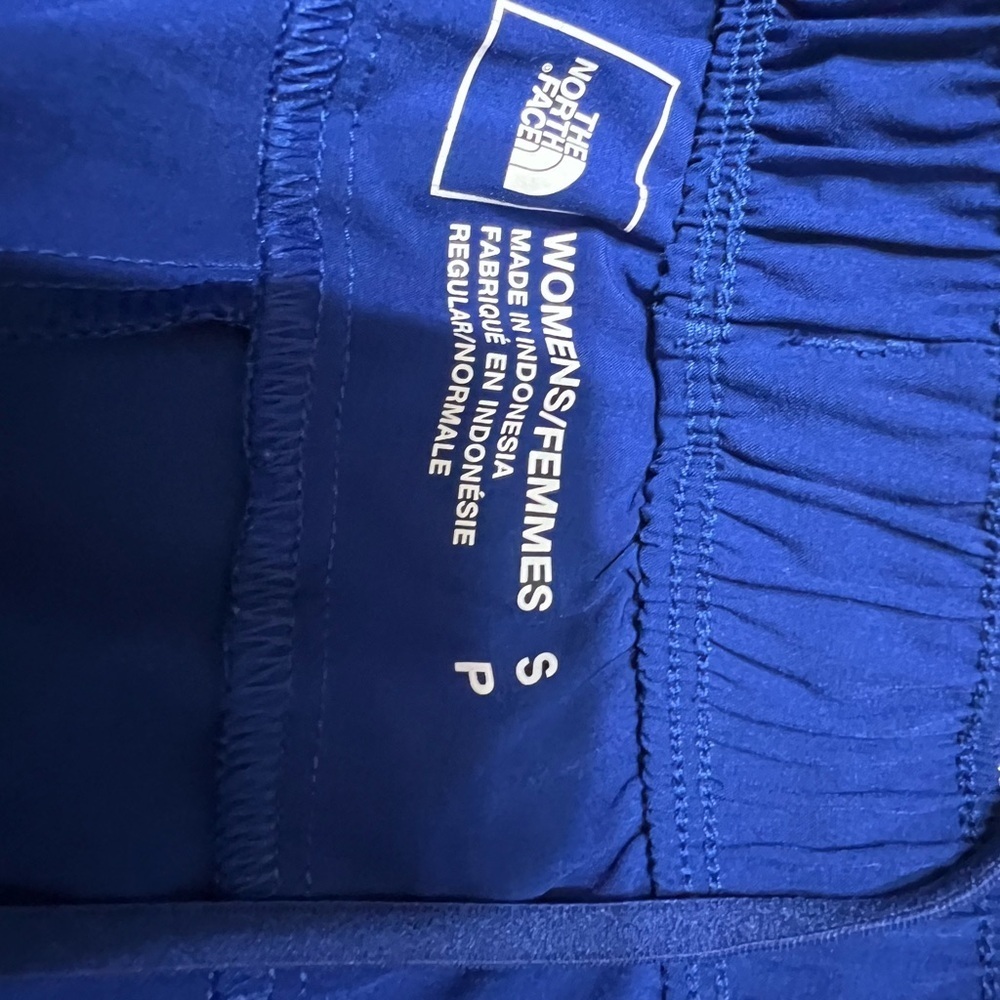 The North Face Blue Athletic Shorts Lightweight Performance
Caja 8 - Picture 3 of 3